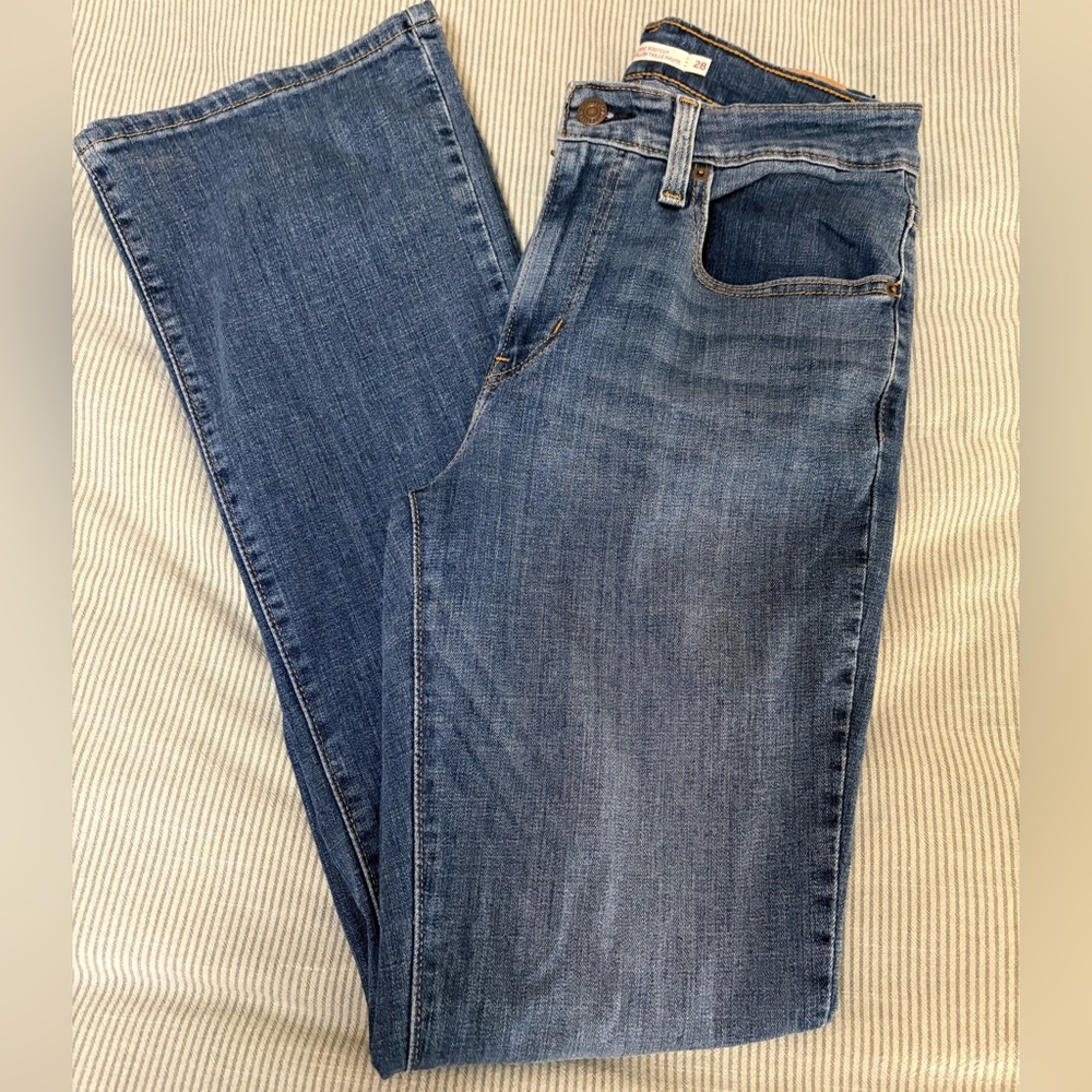 Levi’s 725 high rise bootcut
